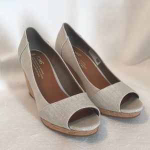 NIB Tom’s Stella Peep Toe Wedge 6.5